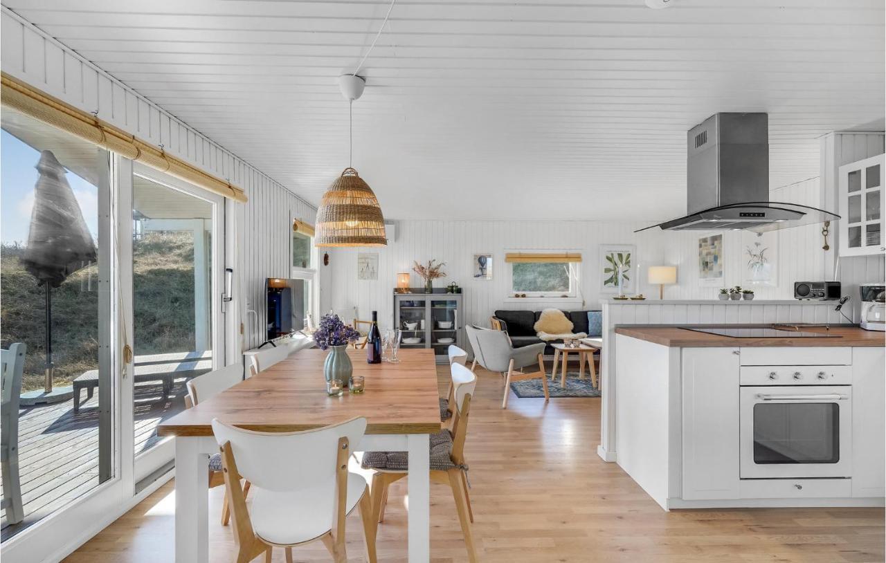 Stunning Home In Fano With House A Panoramic View Exteriör bild
